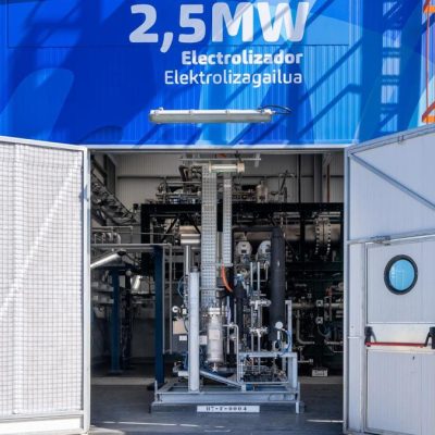 Petronor pondrá en marcha un electrolizador de 100 MW en 2028, con una inversión de 260 millones